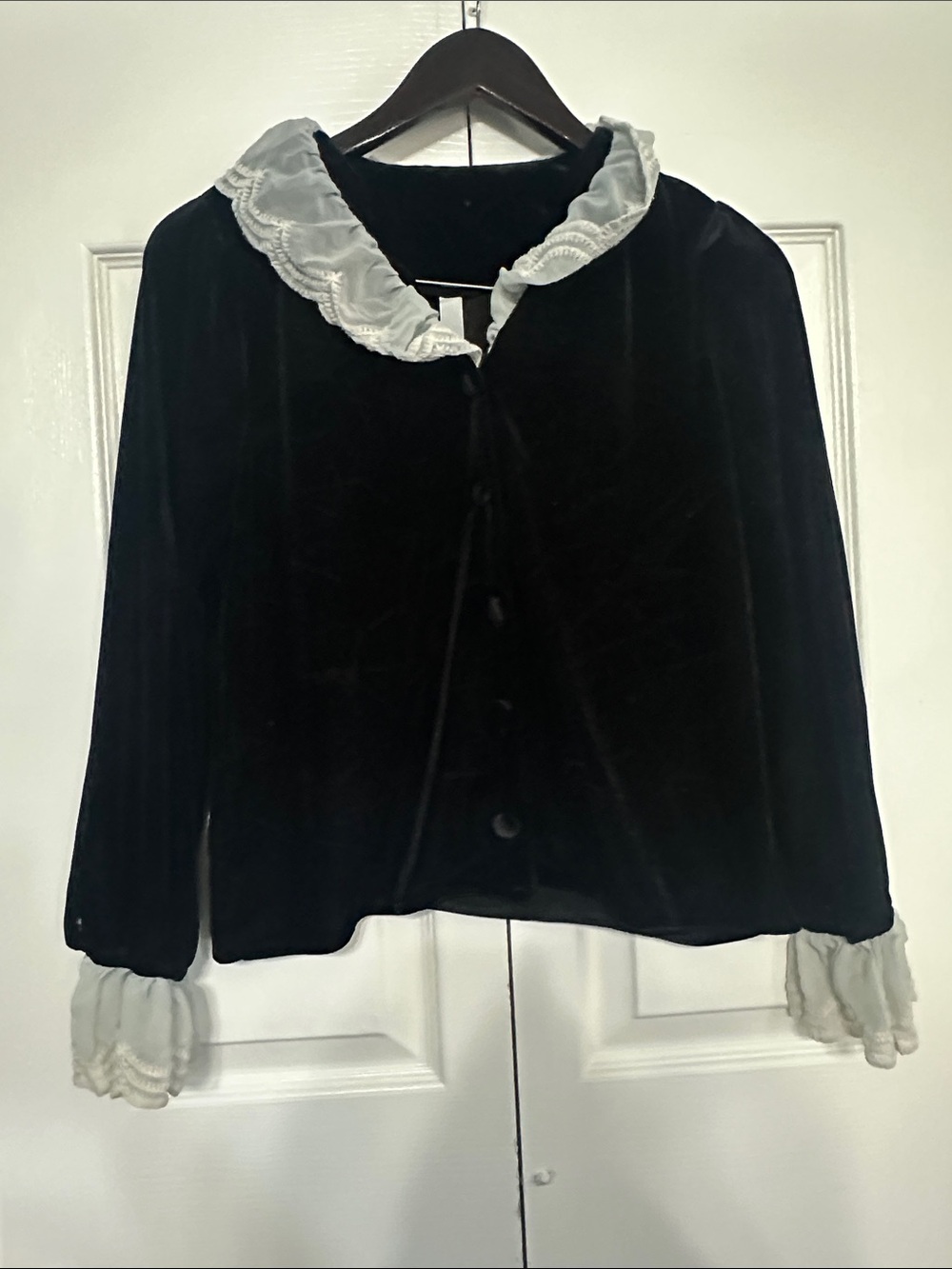Women's Black Velvet Blazer with White Lace Collar and Cuffs